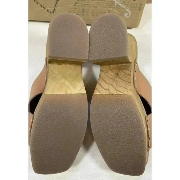 New In Box Free People Mallory Criss Cross Clog Size 9.5 Vachetta Color - Picture 6 of 7